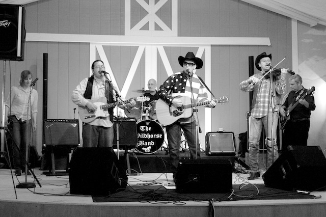 Buck and the band!